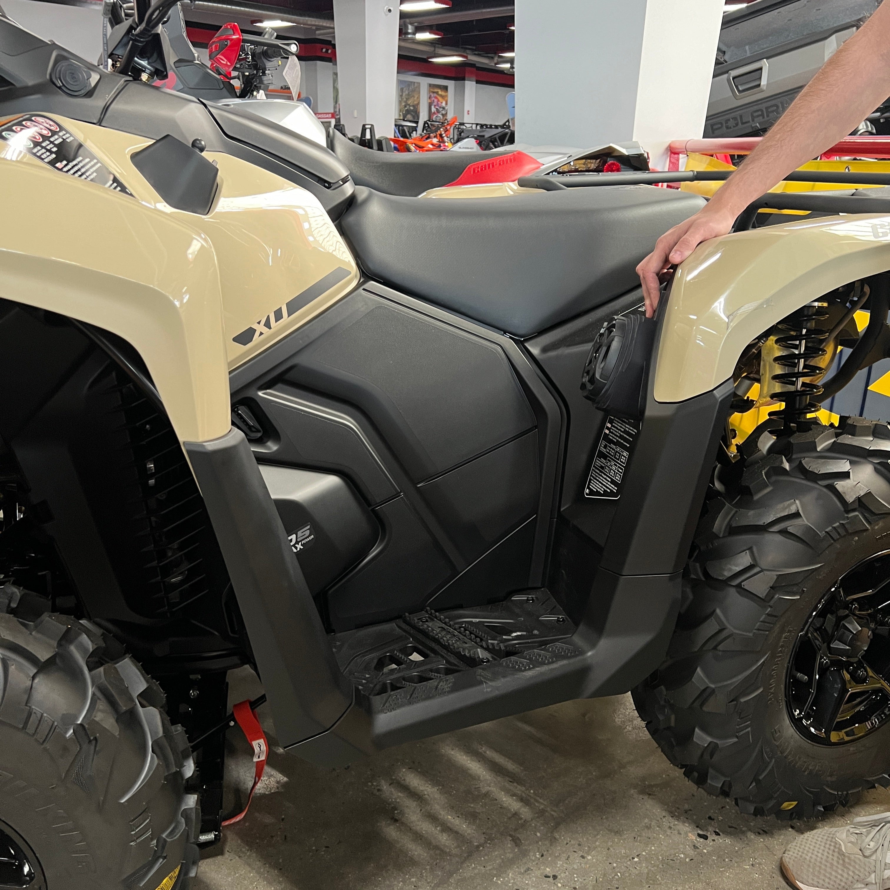 Can Am Outlander (12–25) Bluetooth LED Rear ATV Sound System